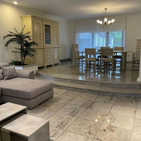 Vakantiewoning Villa 35 Maasmechelen Bagian luar foto